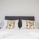 Modern Mews House With Free Parking Space, And Patio By Huluki Sussex Stays